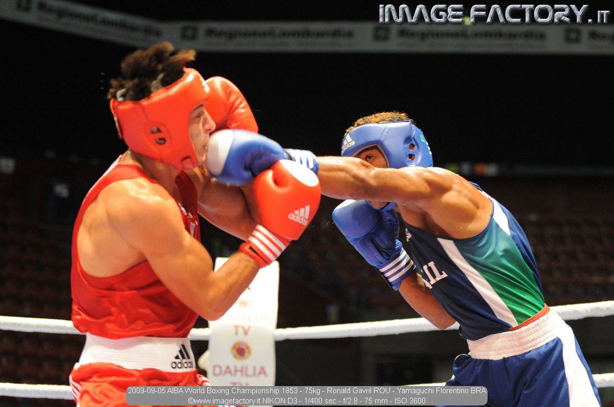 2009-09-05 AIBA World Boxing Championship 1853 - 75kg - Ronald Gavril ROU - Yamaguchi Florentino BRA